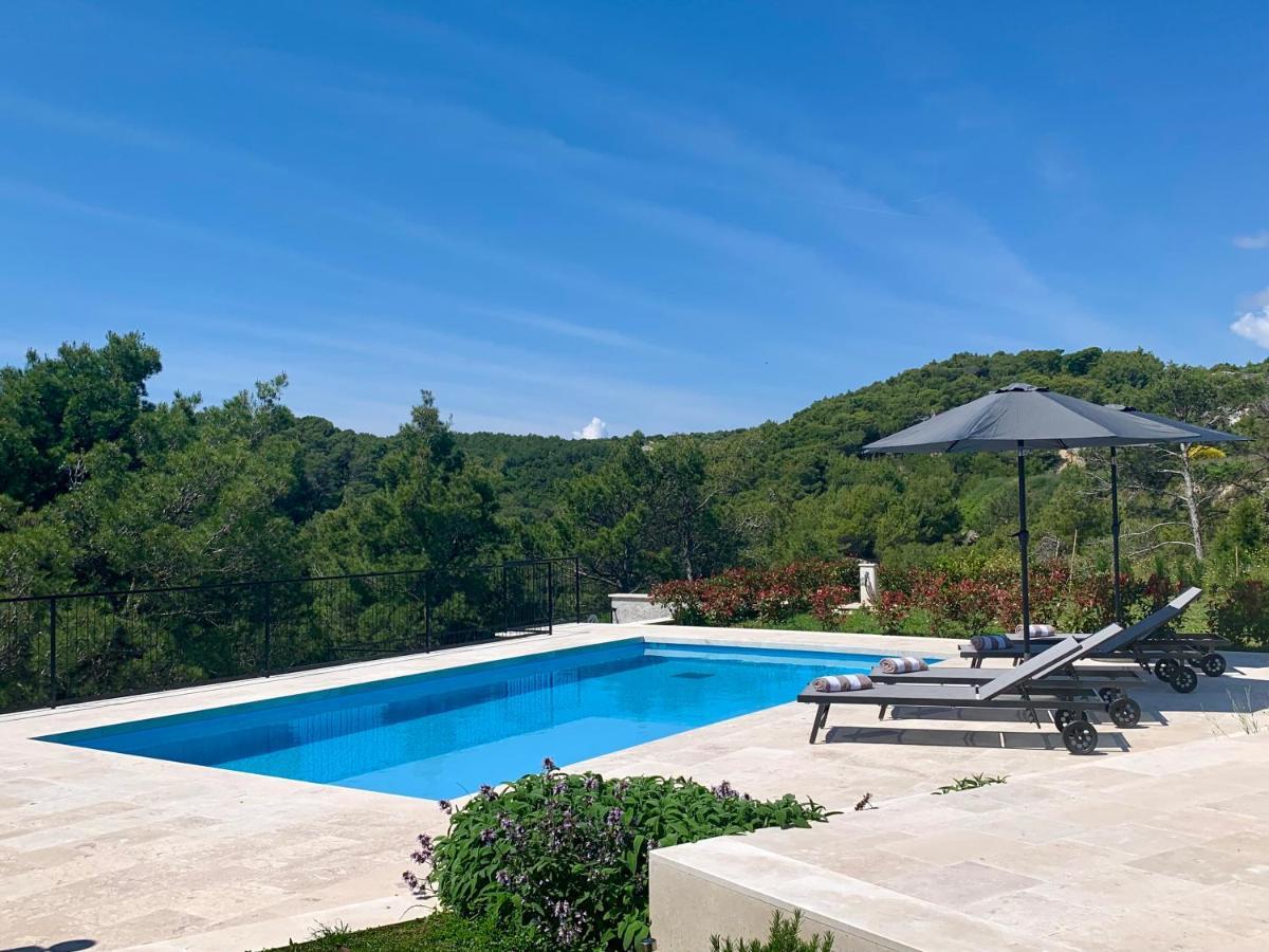 Pietra Villa